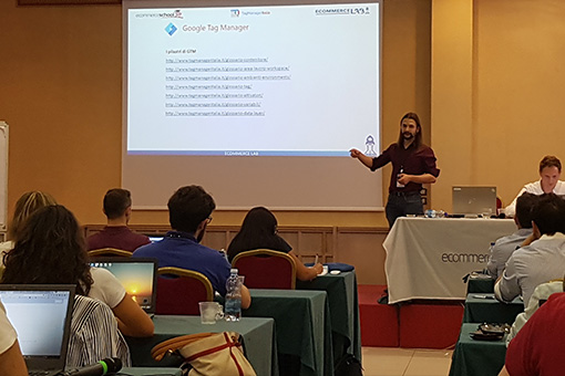 Matteo with the slides at the E-commerce School 2019